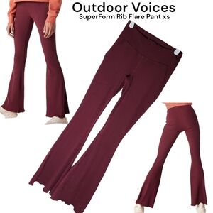 Outdoor Voices Women's SuperForm Rib Flare Pant pocket leggings xs burgundy Wine